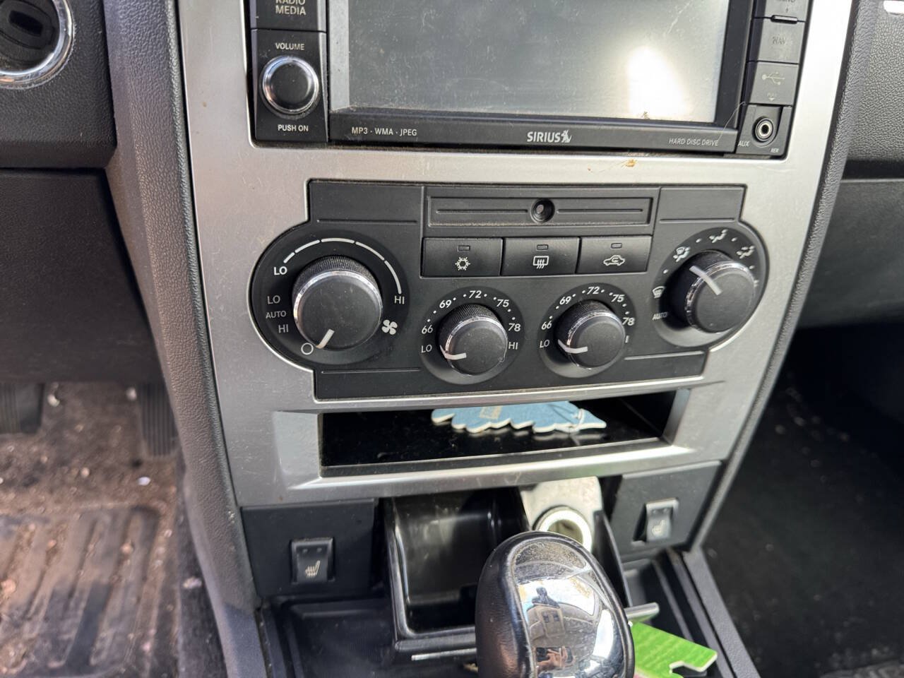 Used 2008 Chrysler 300 C w/ Navigation & Sound Group II RWD image 34