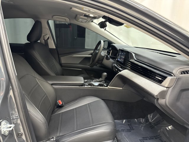 Used 2025 Toyota Camry LE AWD/4WD image 27