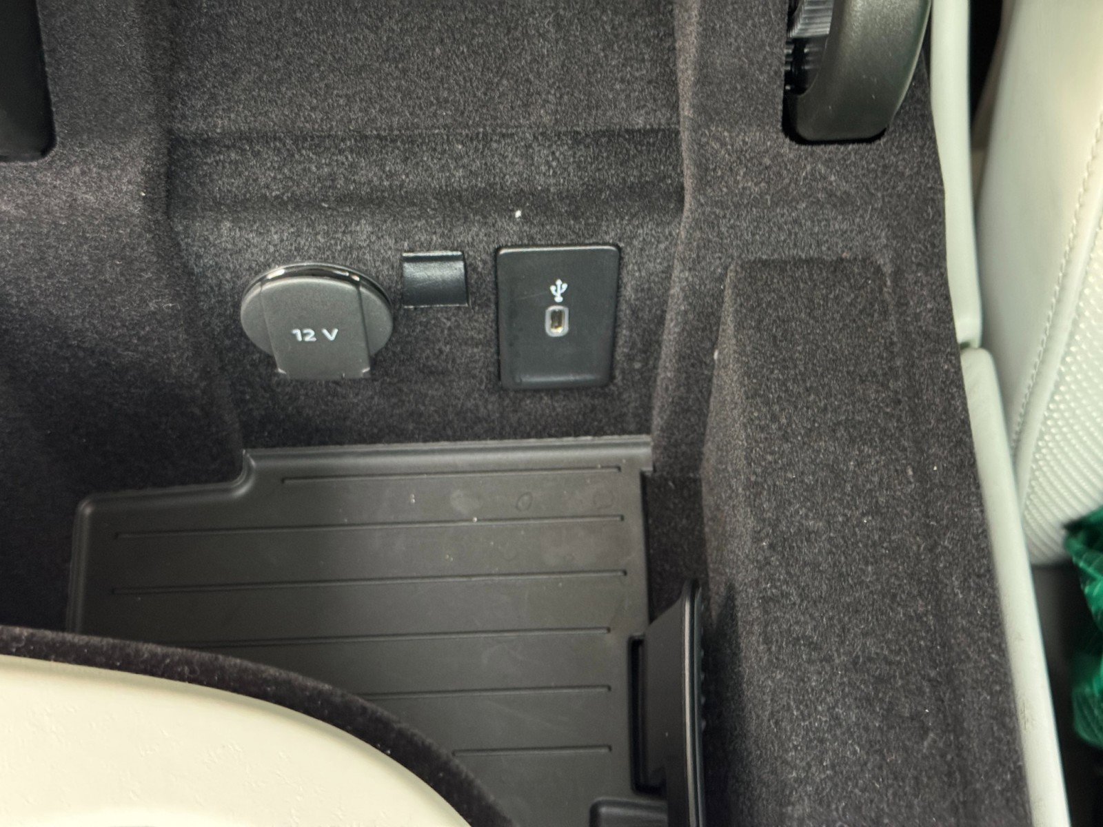 Used 2023 Porsche Panamera Platinum Edition image 35