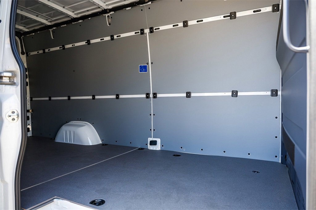 Used 2024 Mercedes-Benz eSprinter 170 Cargo image 14