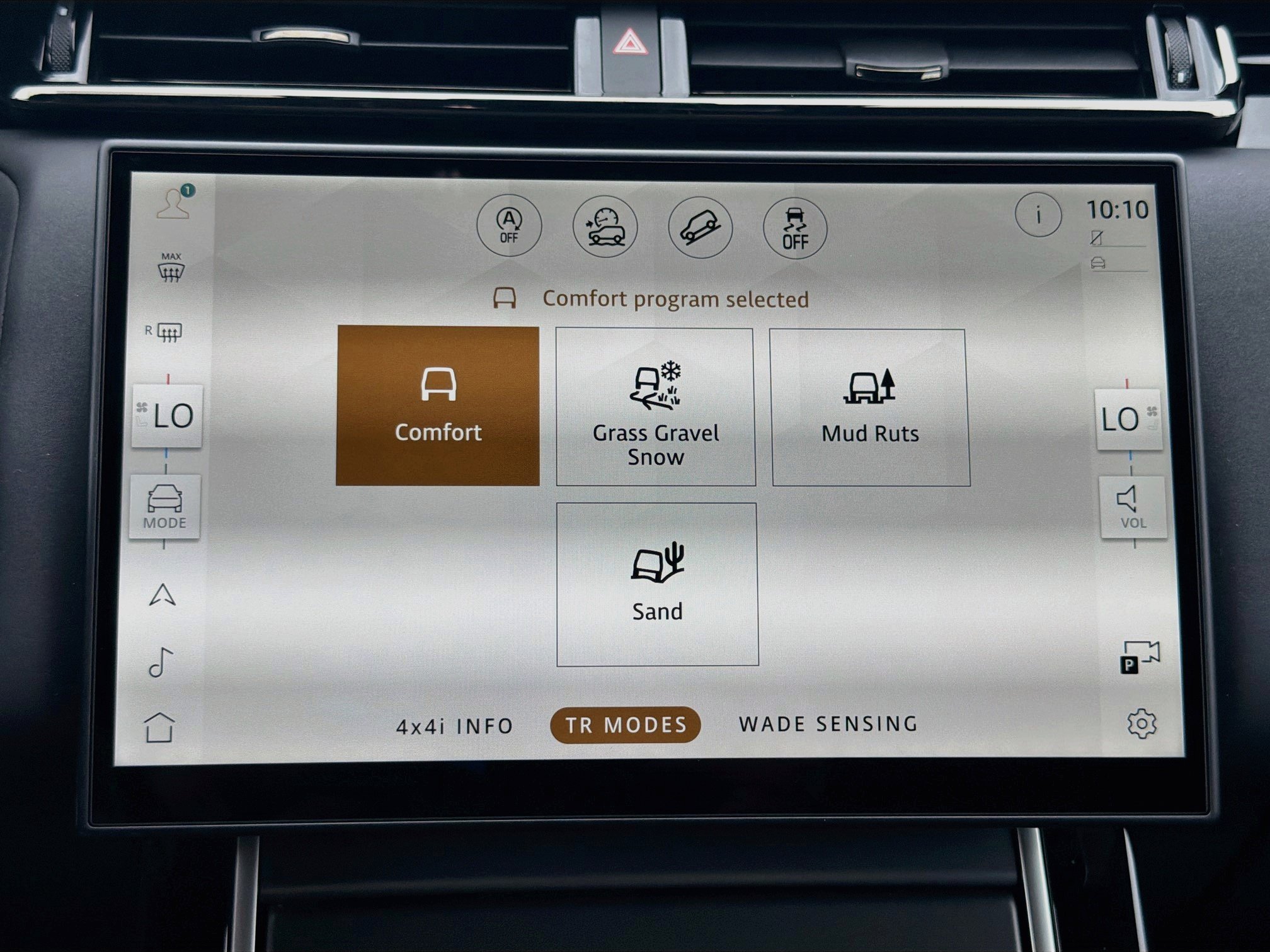 New 2026 Land Rover Range Rover Velar S AWD/4WD image 44