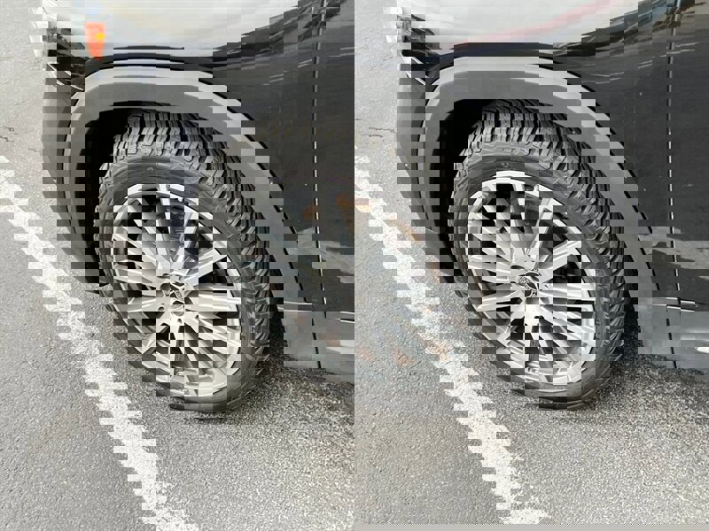 Used 2020 Mercedes-Benz GLB 250 4MATIC w/ AMG Line image 14