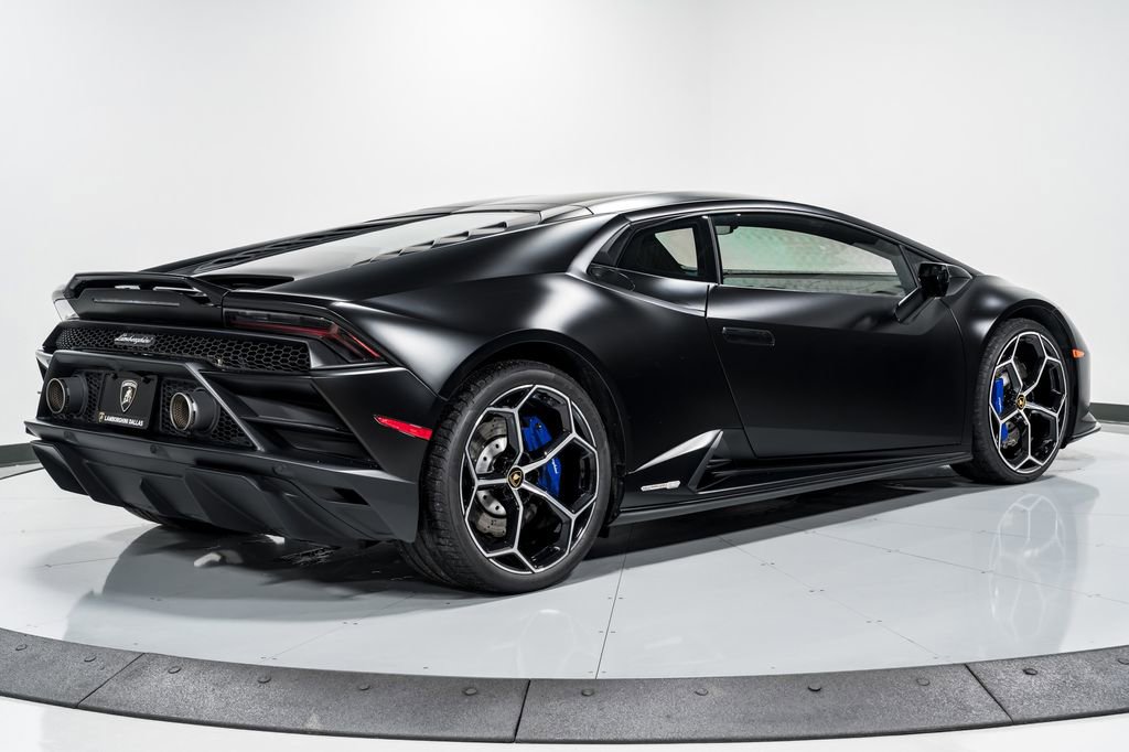 Used 2022 Lamborghini Huracan EVO RWD image 3