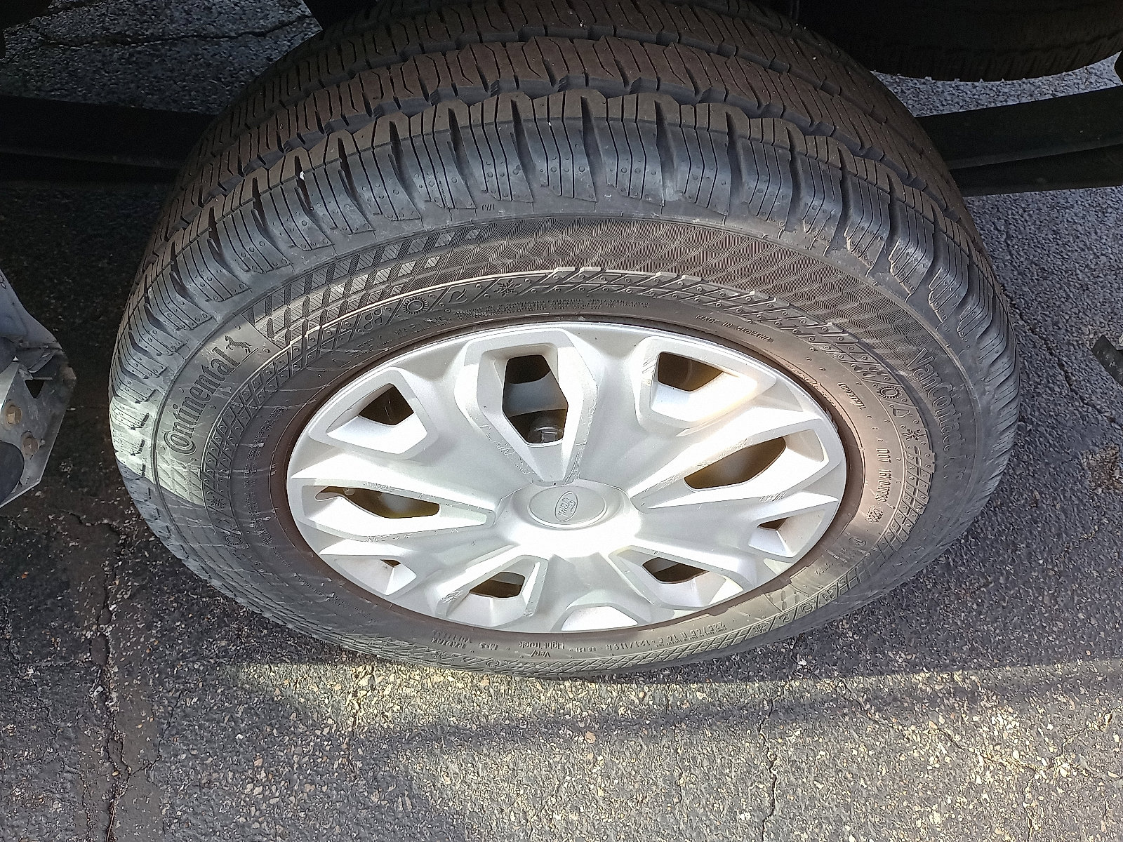 Used 2024 Ford Transit 250 Low Roof w/ Exterior Upgrade Package image 10