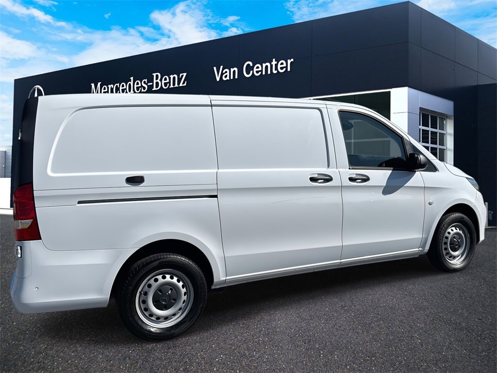 Used 2023 Mercedes-Benz Metris image 3