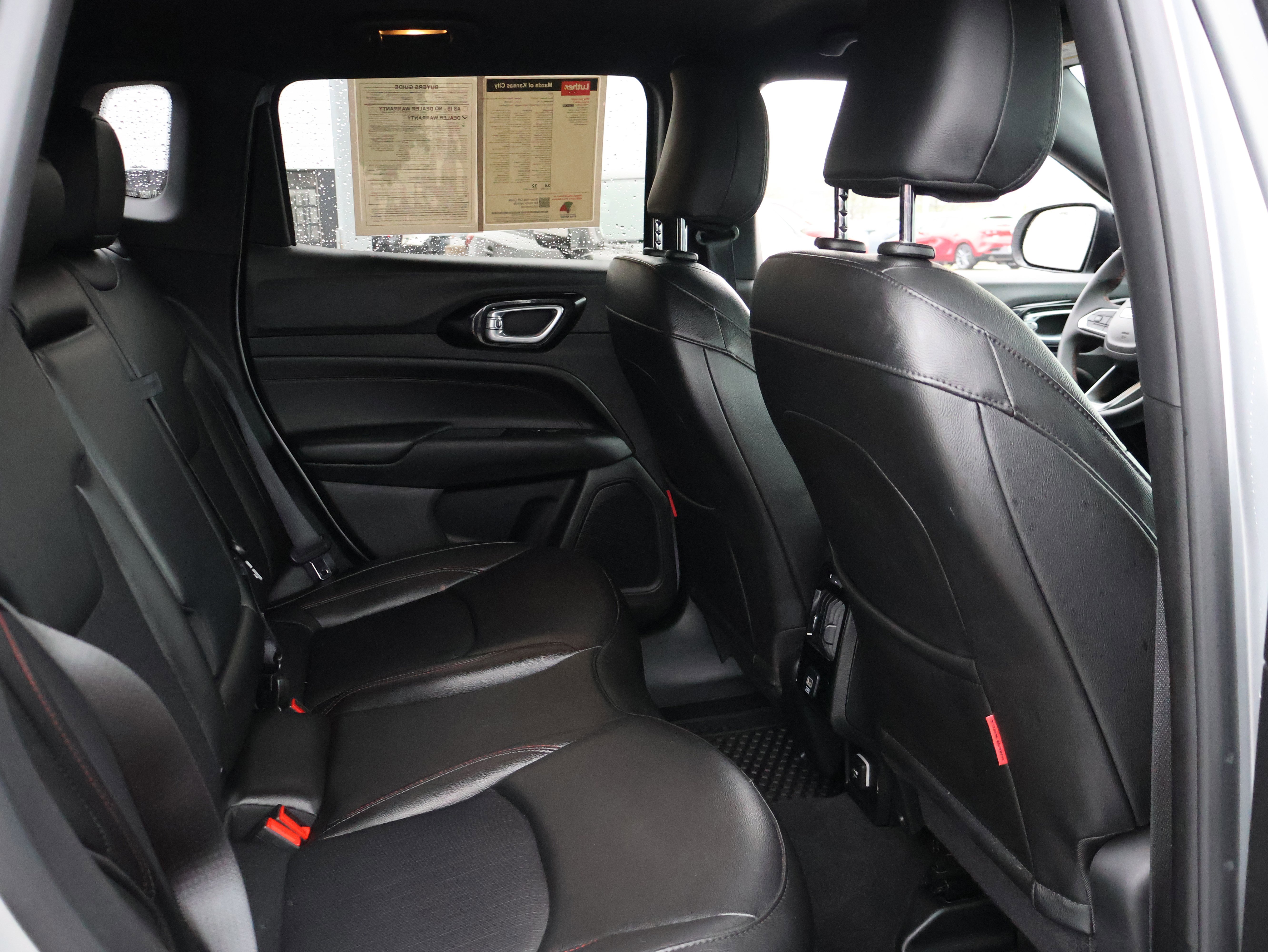 Used 2025 Jeep Compass Trailhawk AWD/4WD image 11