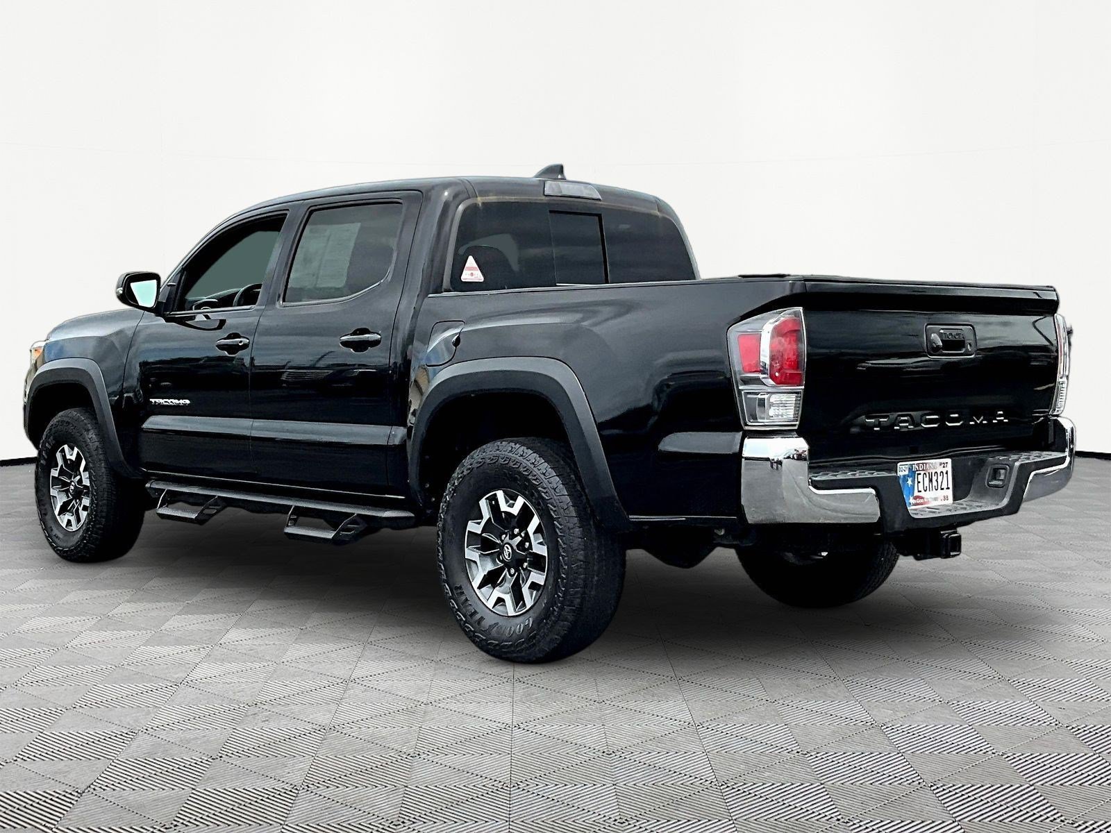Used 2023 Toyota Tacoma TRD Off-Road AWD/4WD image 4