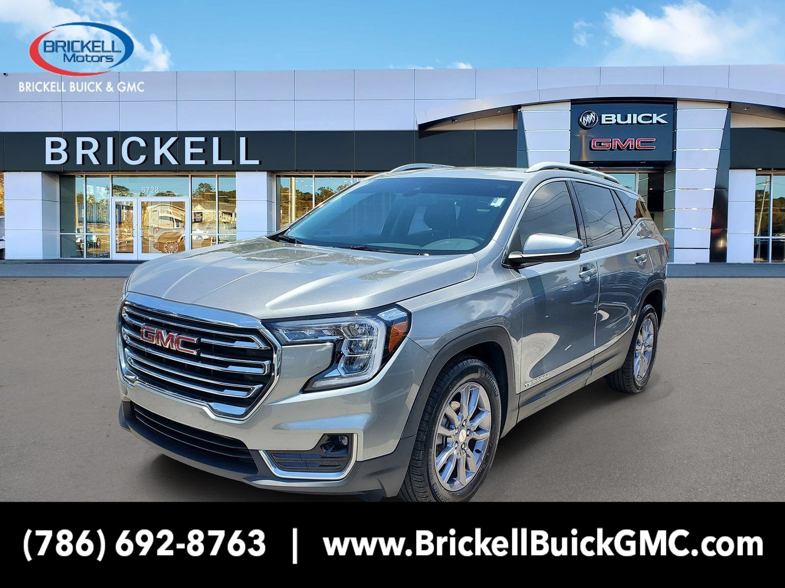Used 2023 GMC Terrain SLT w/ LPO, Floor Liner Package FWD image 1