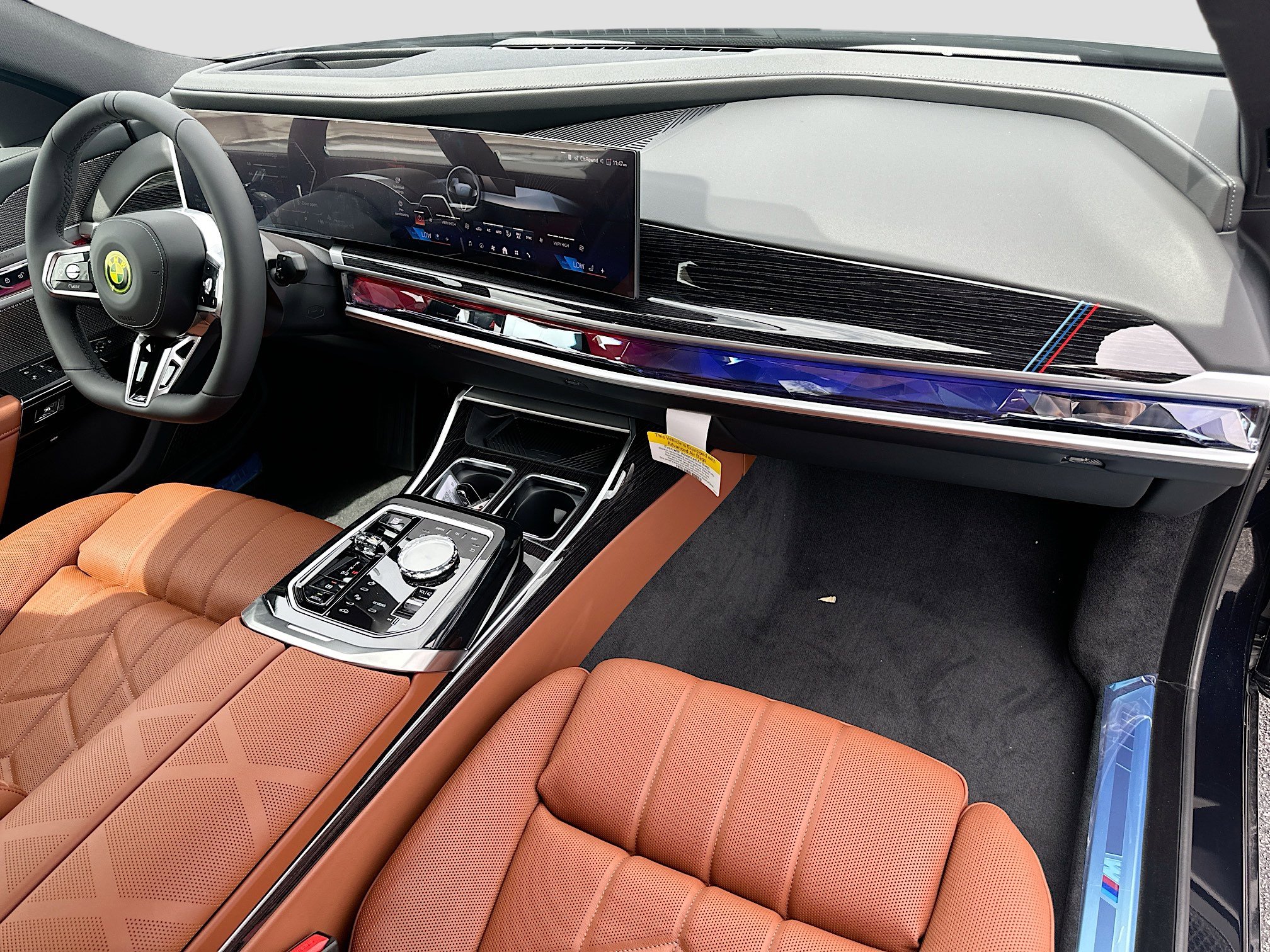 New 2026 BMW 750e xDrive w/ Premium Package AWD/4WD image 25
