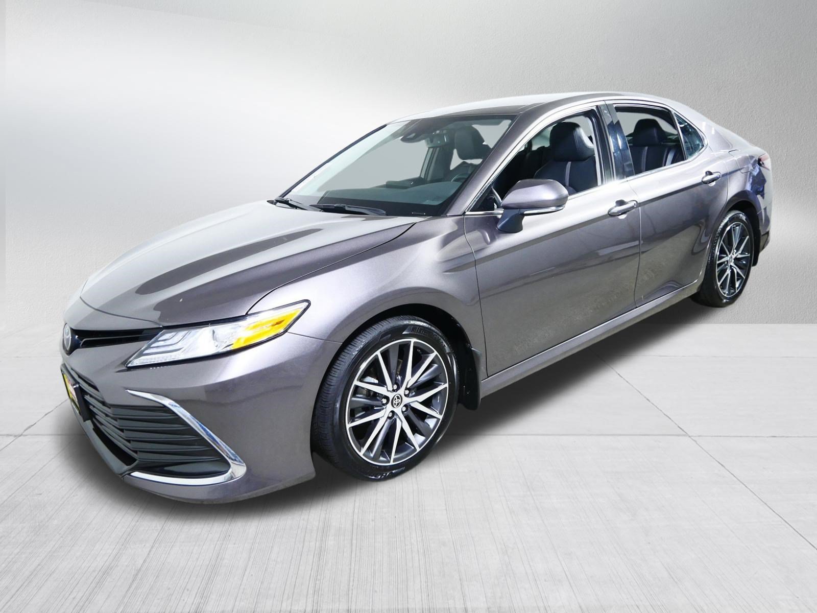 Used 2023 Toyota Camry XLE w/ Protection Package (Q2) (TMS) FWD image 3