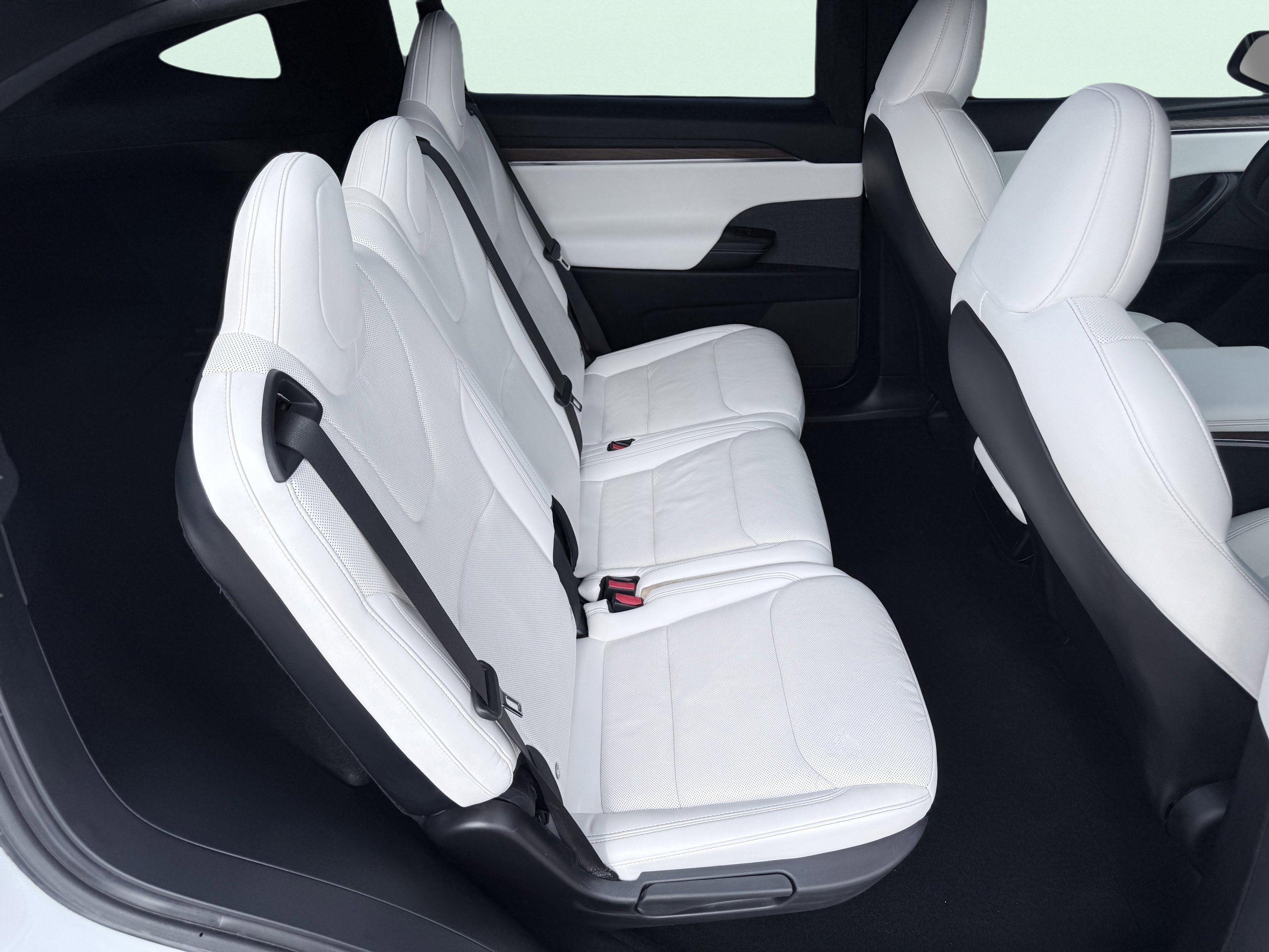 Used 2023 Tesla Model X image 43