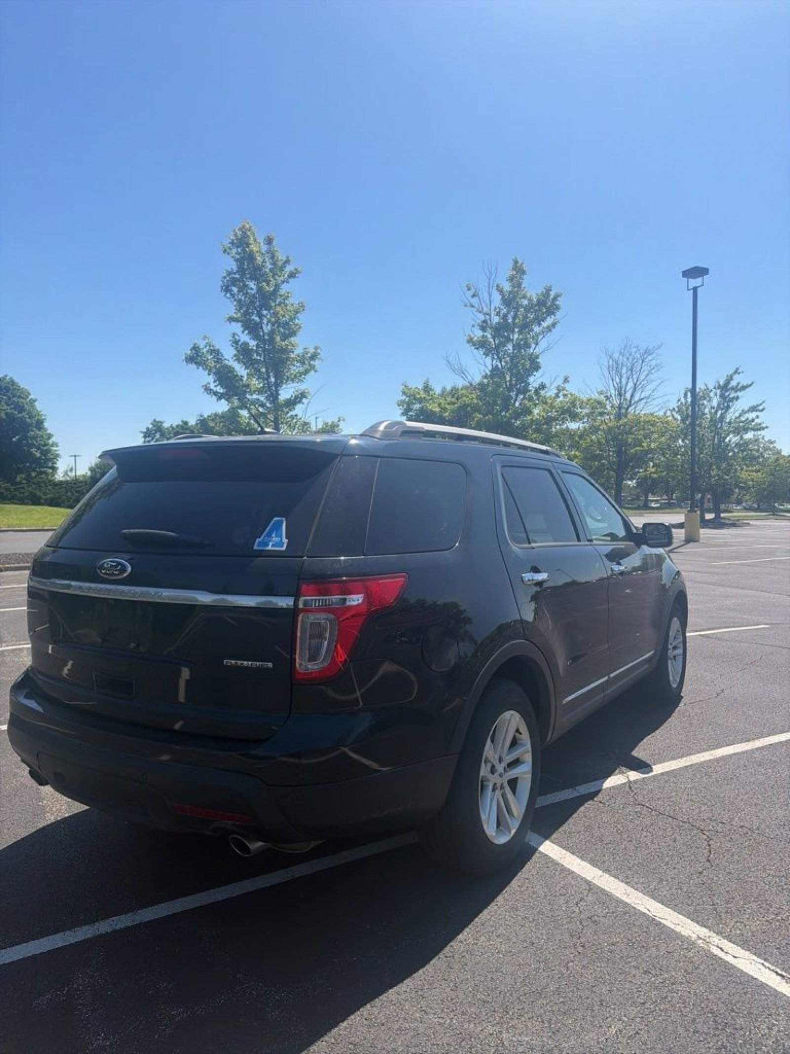 Used 2014 Ford Explorer XLT w/ Equipment Group 202A FWD image 5