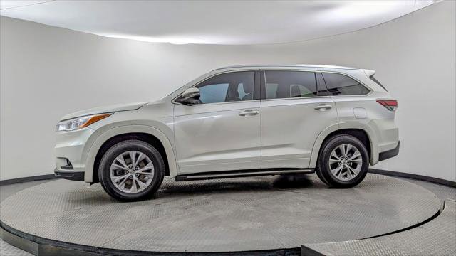 Used 2015 Toyota Highlander XLE image 3