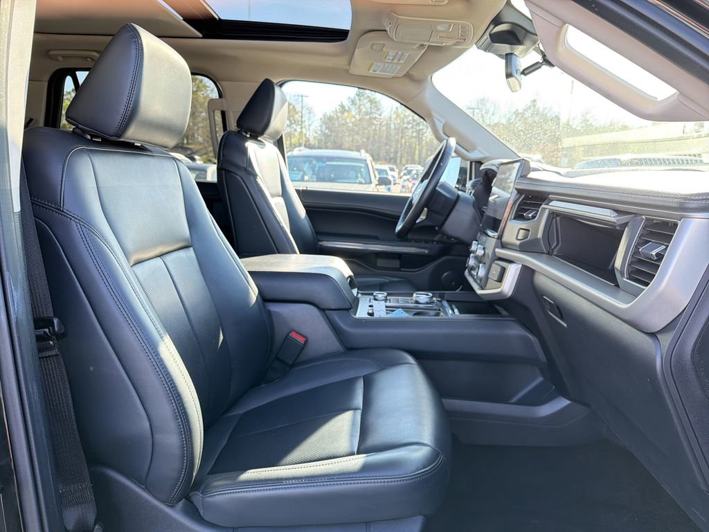 Used 2023 Ford Expedition Max XLT image 22