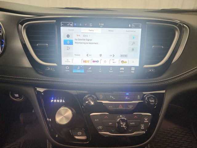 New 2026 Chrysler Pacifica Limited image 13