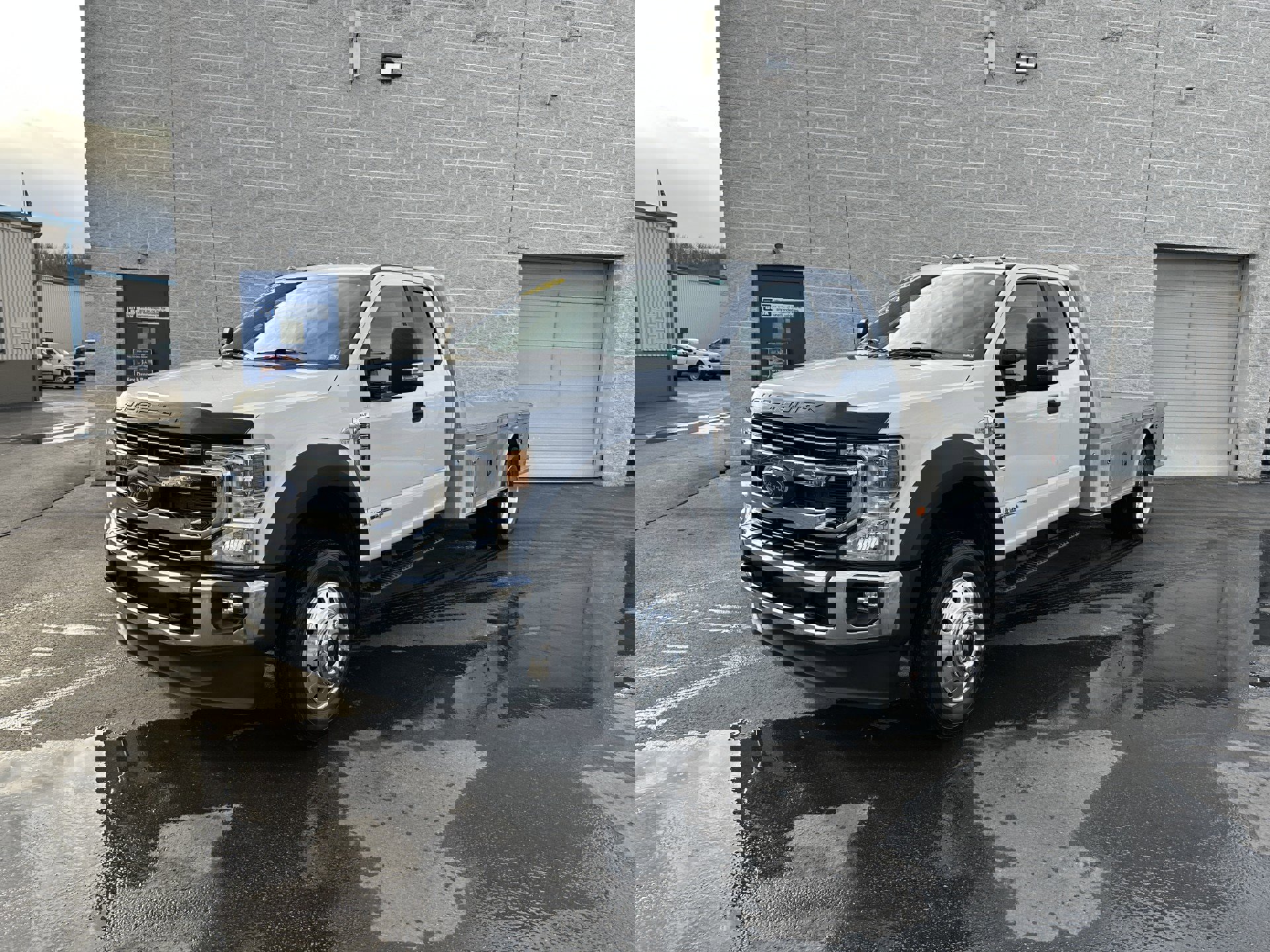 Used 2021 Ford F550 4x4 SuperCab Super Duty w/ XLT Value Package image 2
