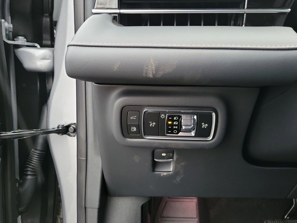 New 2026 Lincoln Nautilus Premier w/ Equipment Group 102A image 22