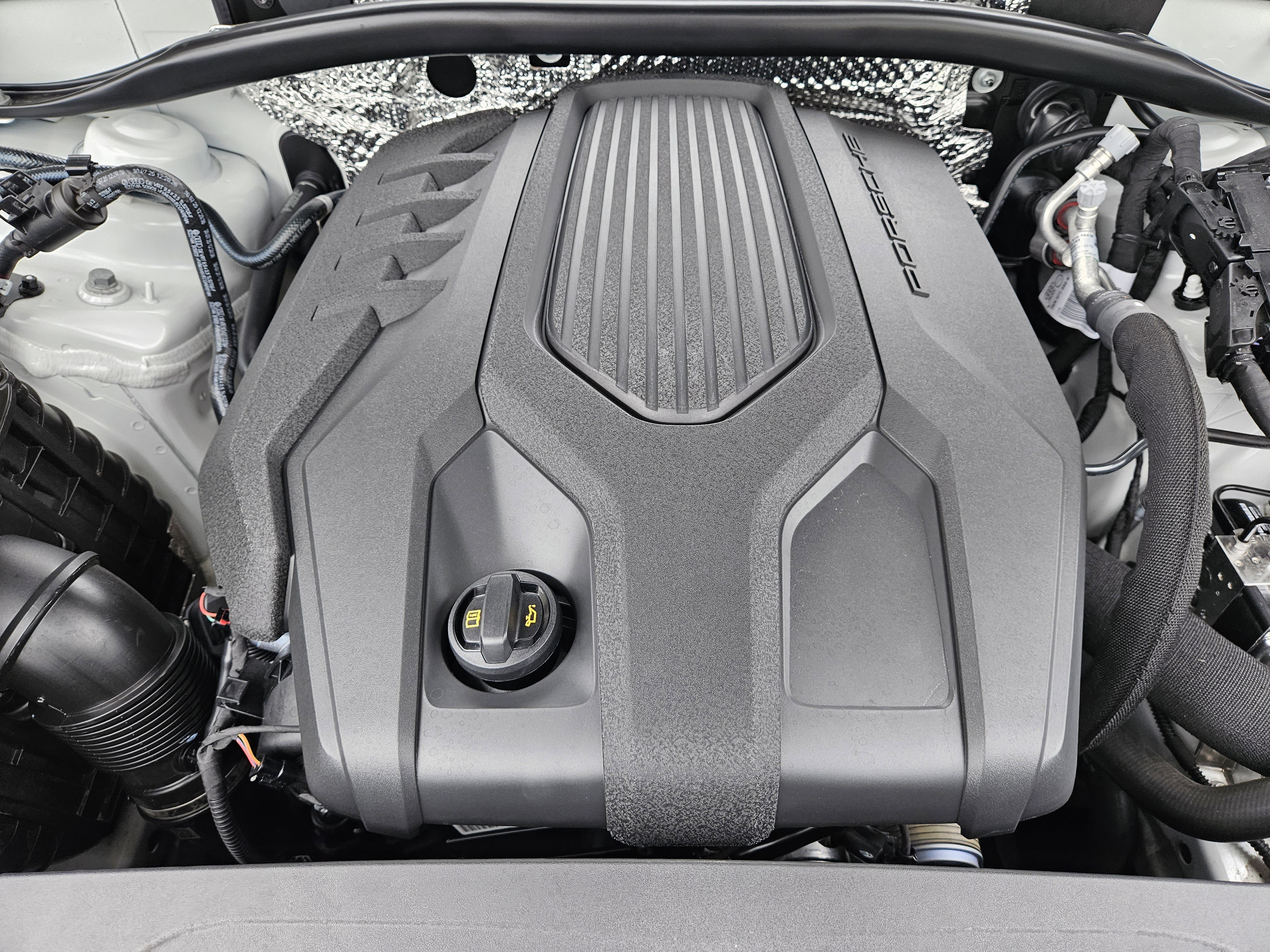 Certified 2026 Porsche Macan AWD/4WD image 30