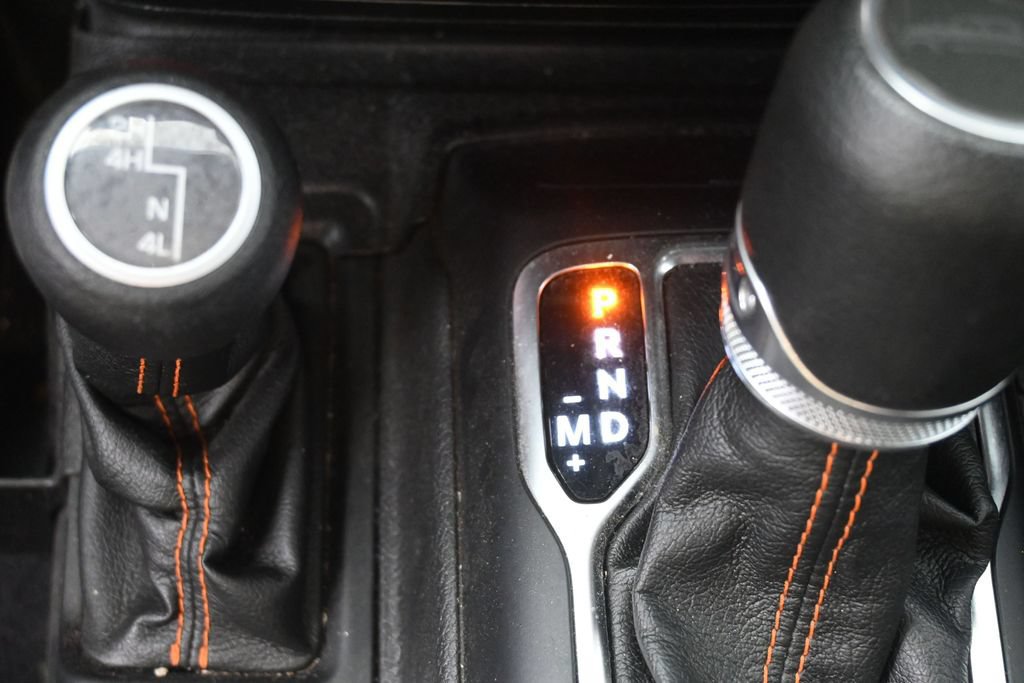 Used 2021 Jeep Gladiator Mojave w/ Cold Weather Group AWD/4WD image 33
