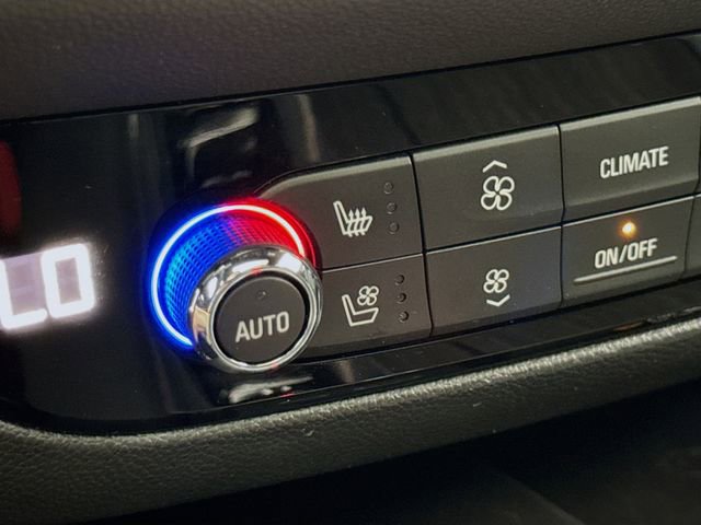 Used 2023 Buick Enclave Avenir image 21