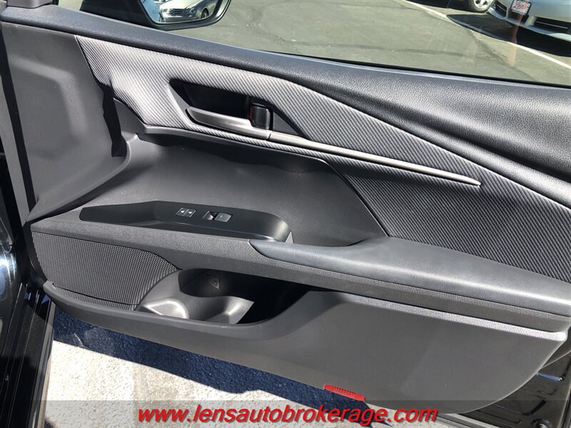 Used 2025 Toyota Camry SE w/ Convenience Package FWD image 21