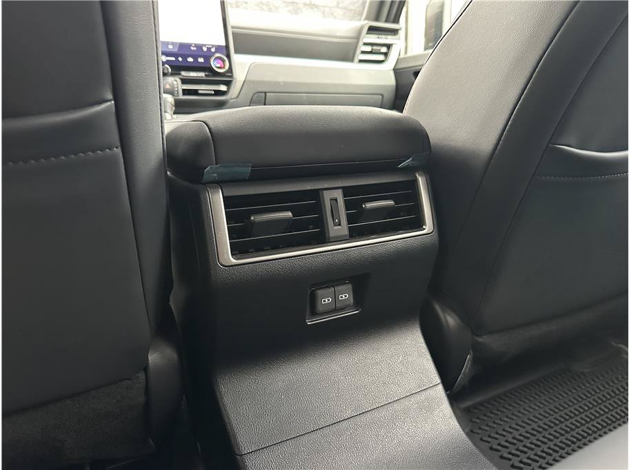 Used 2025 Lexus GX 550 AWD/4WD image 18