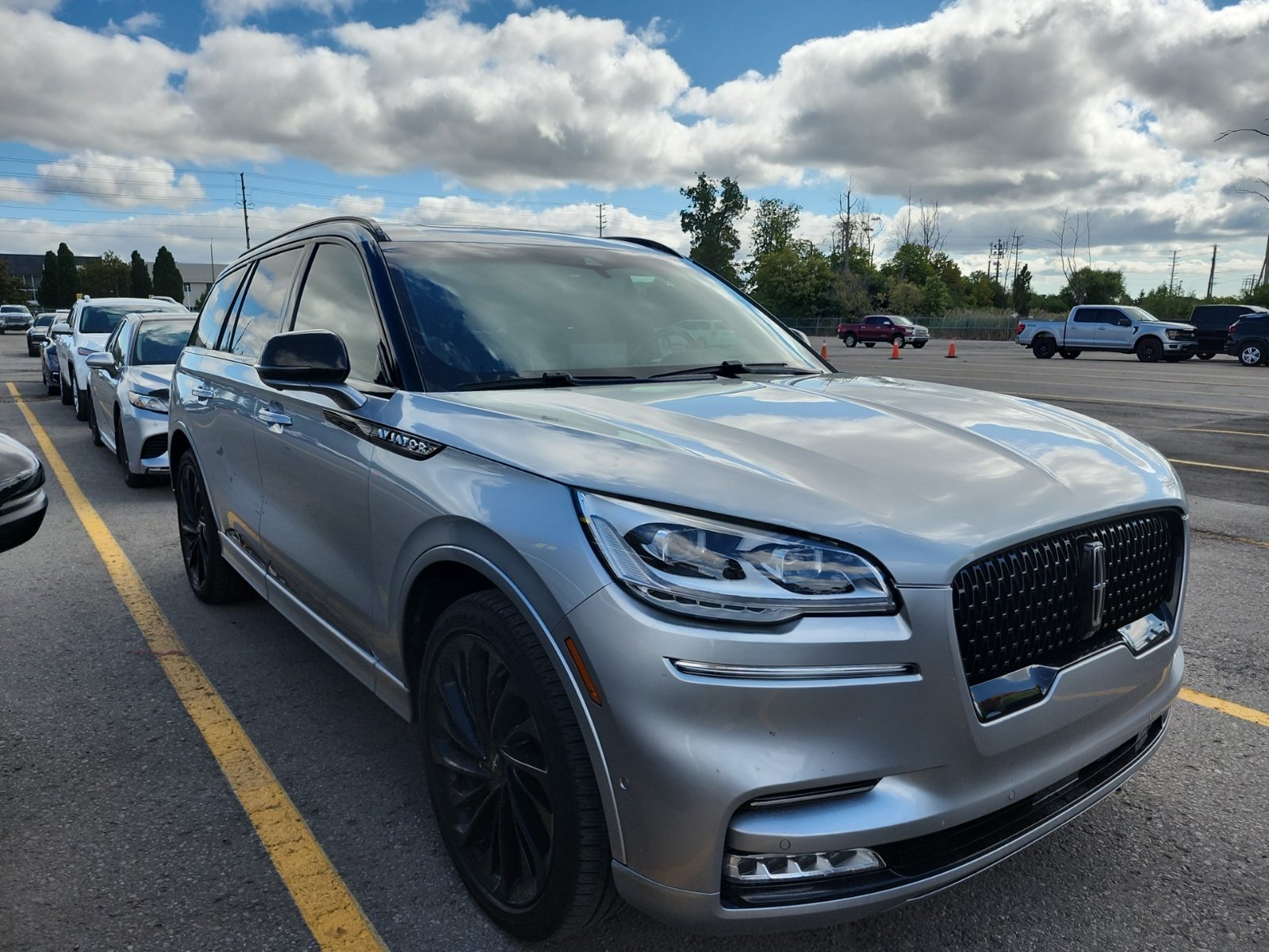 Used 2023 Lincoln Aviator Reserve w/ Equipment Group 201A AWD/4WD image 5