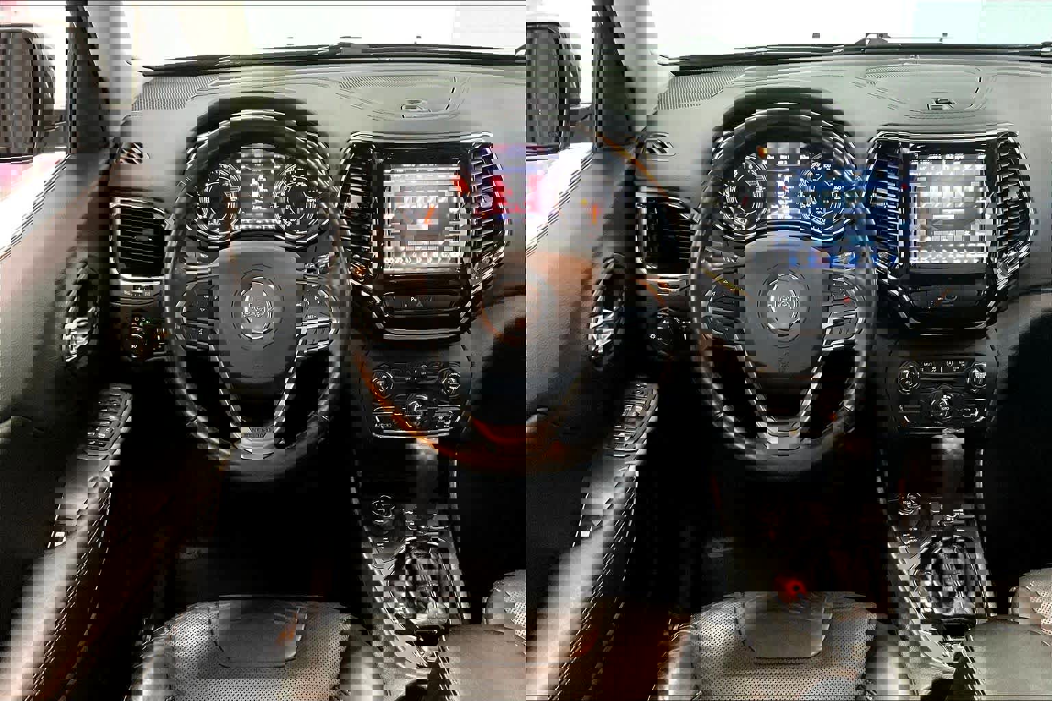 Used 2020 Jeep Cherokee Limited image 13