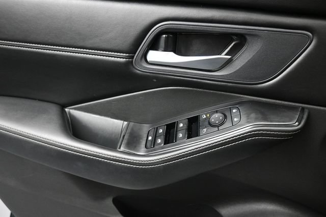 Used 2026 Nissan Rogue Dark Armor FWD image 15