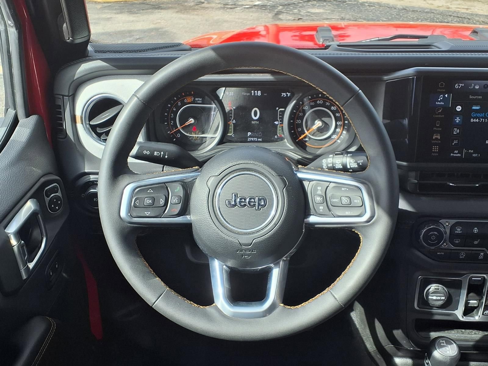 Used 2025 Jeep Wrangler Sahara image 14