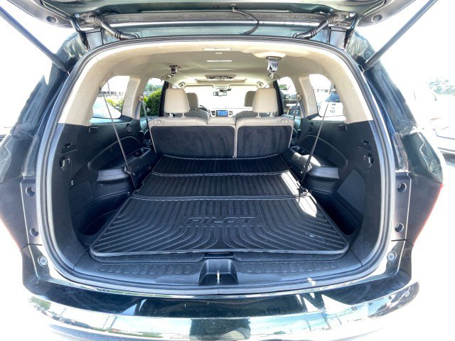 Used 2017 Honda Pilot Touring image 14