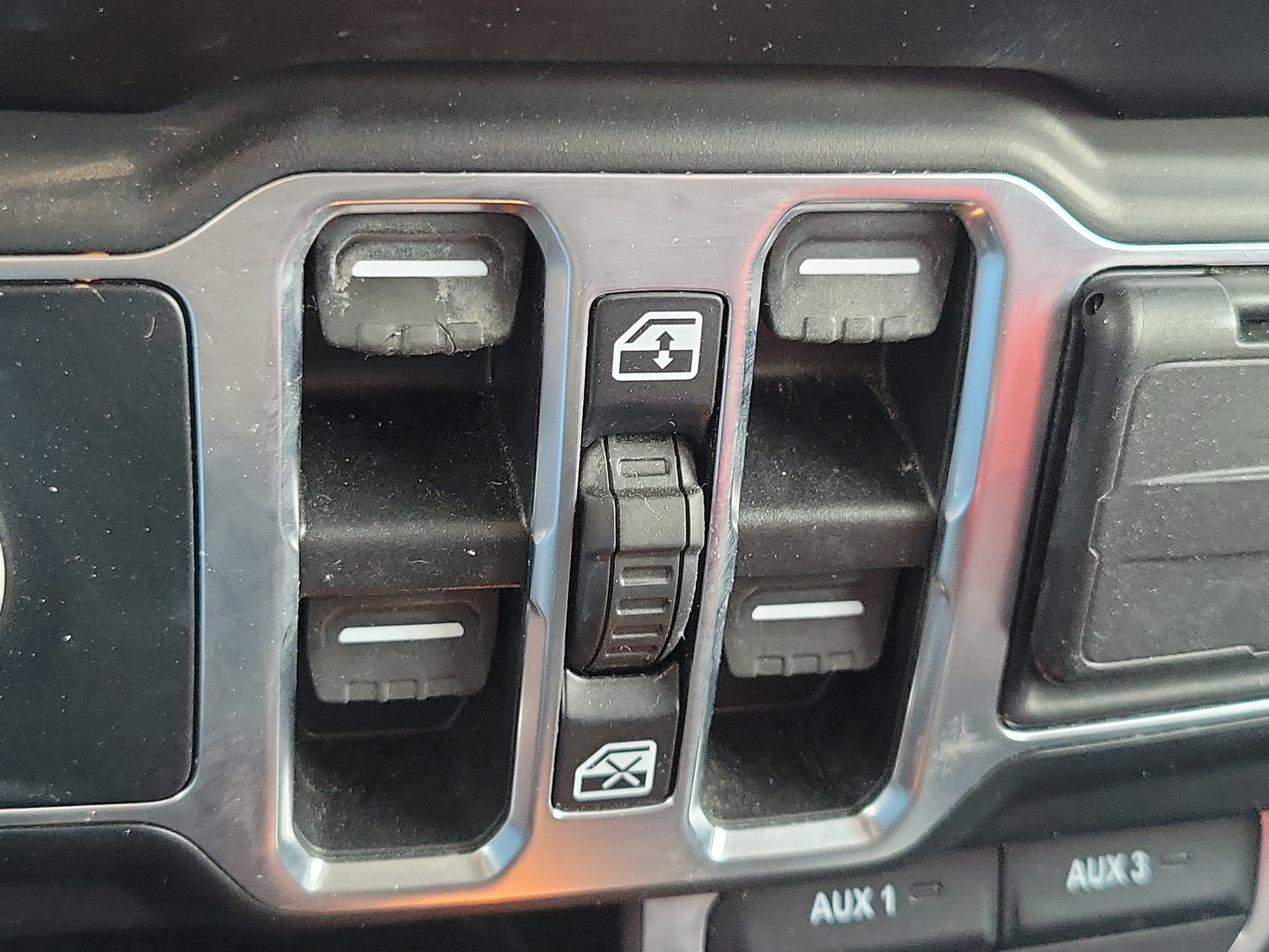 Used 2022 Jeep Wrangler Unlimited Sahara w/ Safety Group AWD/4WD image 23