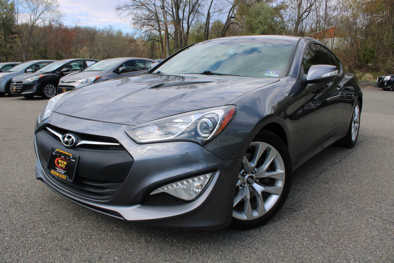 Used 2015 Hyundai Genesis 3.8 RWD image 1