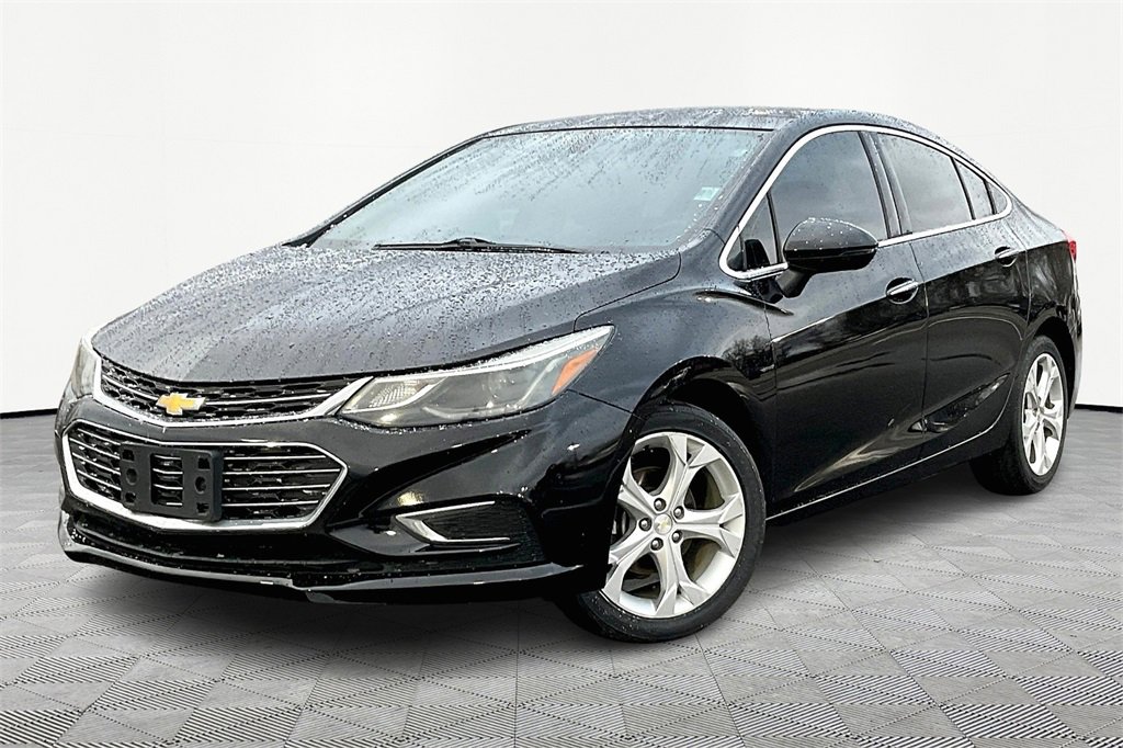 Used 2017 Chevrolet Cruze Premier image 2