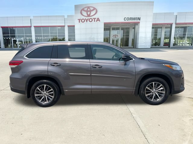 Used 2017 Toyota Highlander XLE w/ Protection Package #3 AWD/4WD image 6
