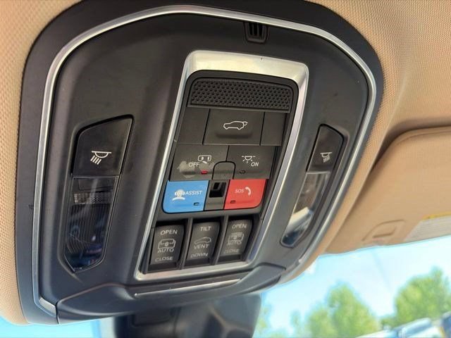 Used 2021 Jeep Grand Cherokee L Limited AWD/4WD image 29