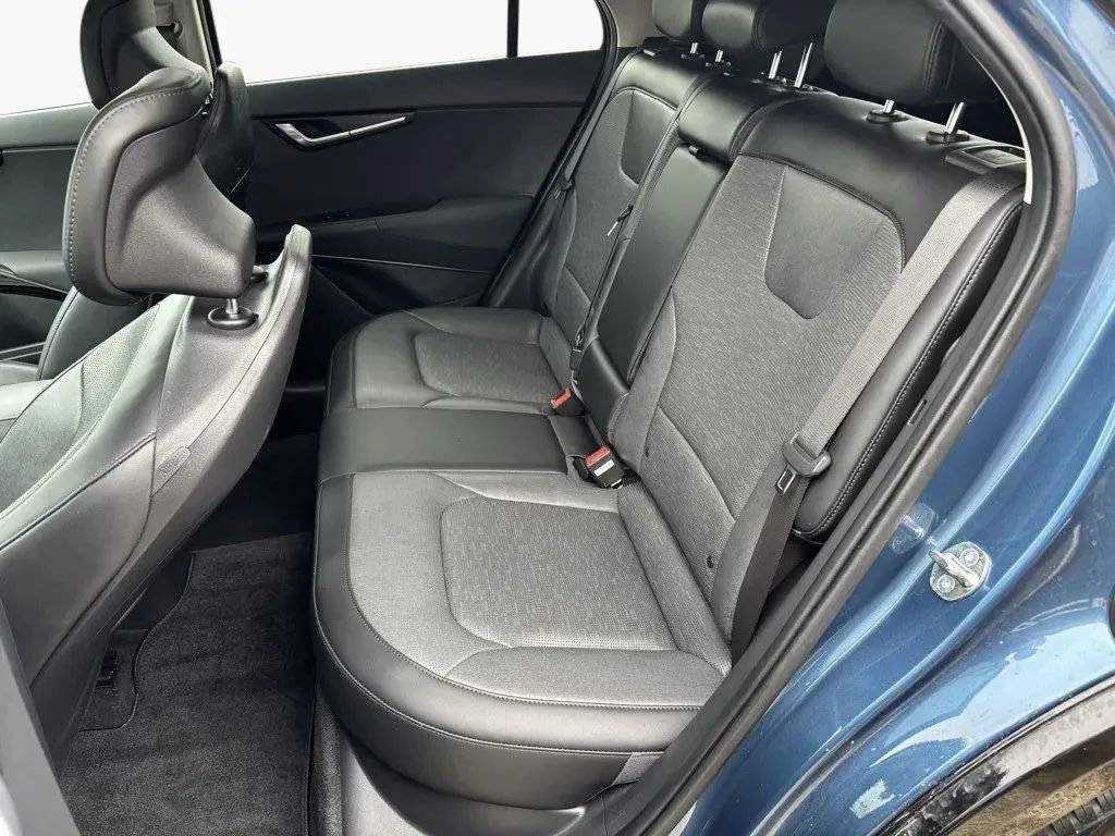 Used 2023 Kia Niro SX Touring FWD image 26