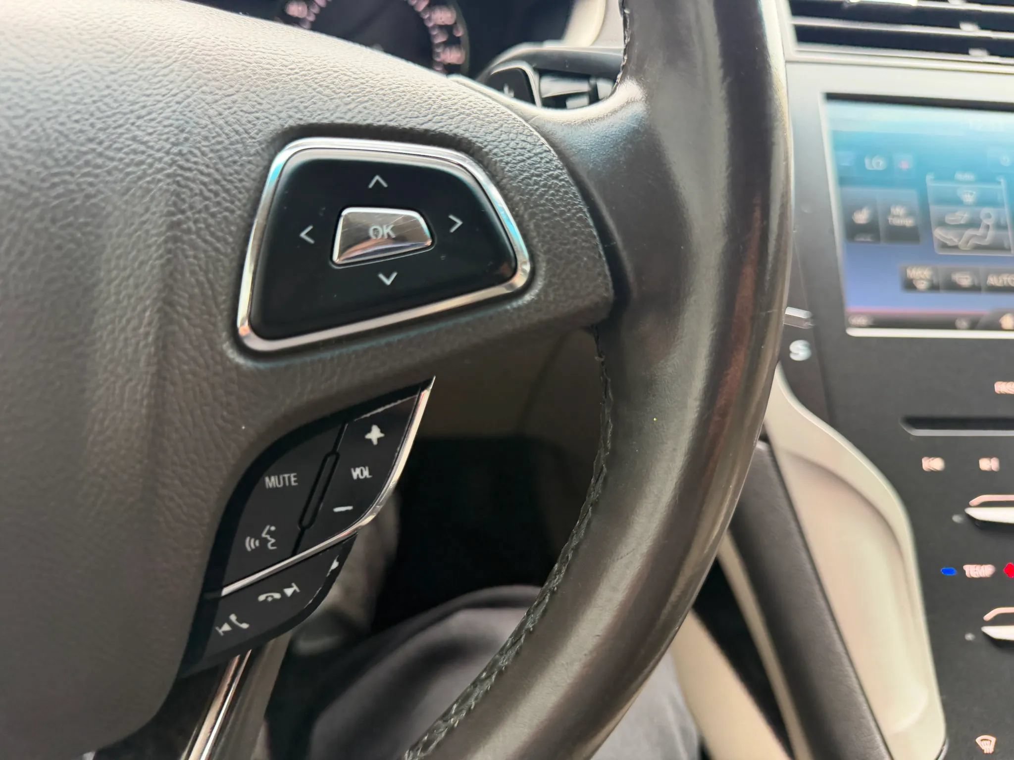 Used 2016 Lincoln MKZ w/ Equipment Group 200A Select FWD image 25