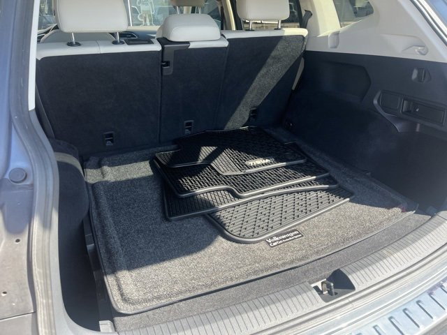 Used 2018 Volkswagen Tiguan SEL image 33