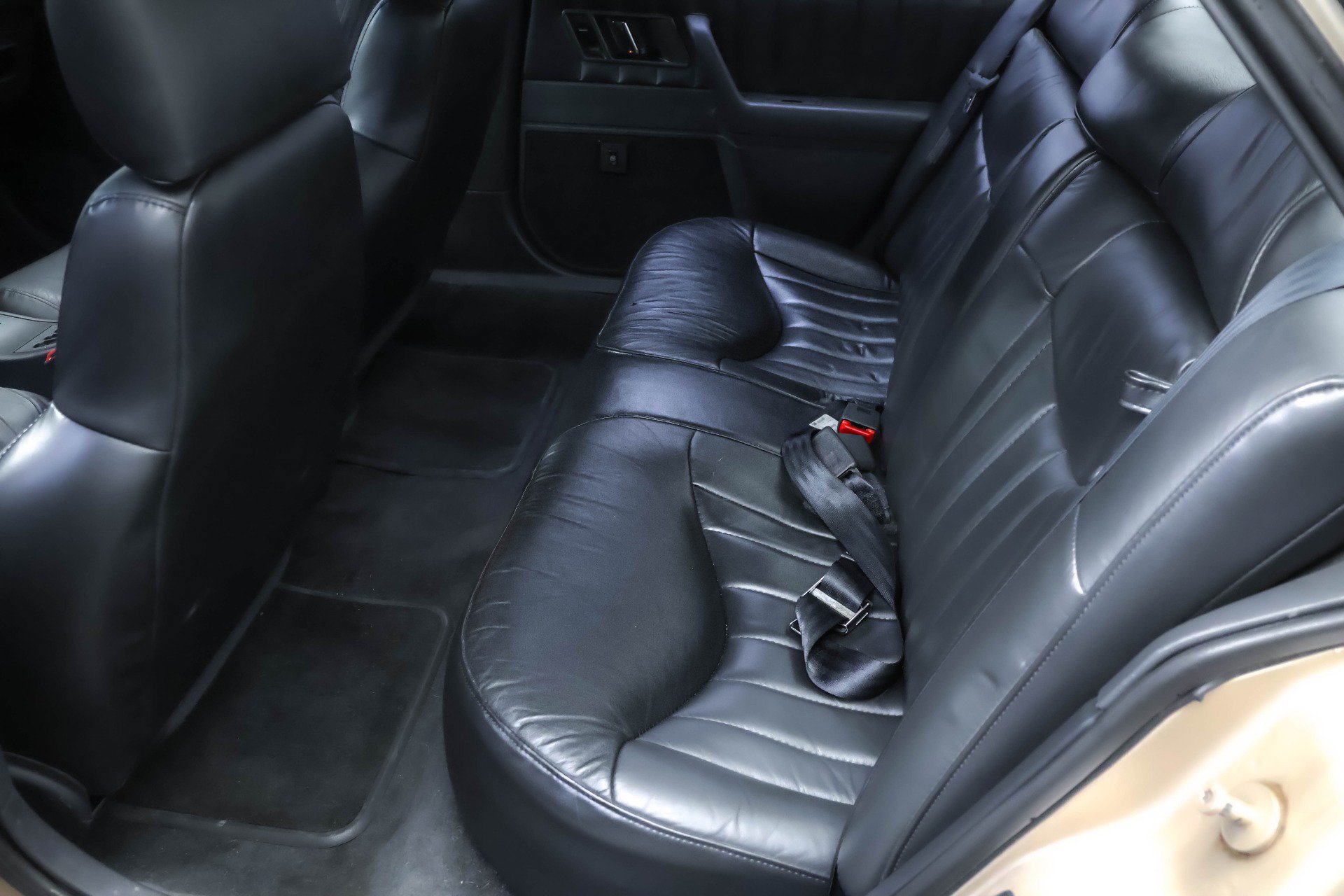 Used 1994 Oldsmobile Cutlass Supreme S FWD image 6