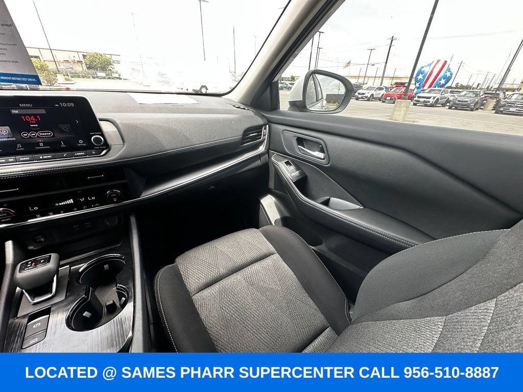 Used 2026 Nissan Rogue SV FWD image 14