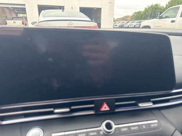 Certified 2023 Hyundai Elantra Limited w/ Cargo Package FWD image 16