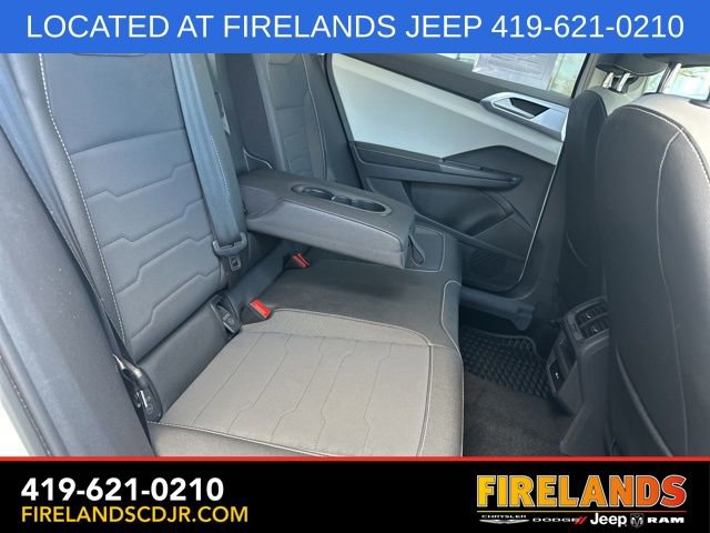 Used 2025 Volkswagen Taos SE image 11