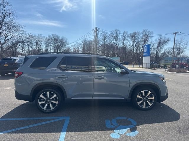 Certified 2023 Honda Pilot Touring image 9