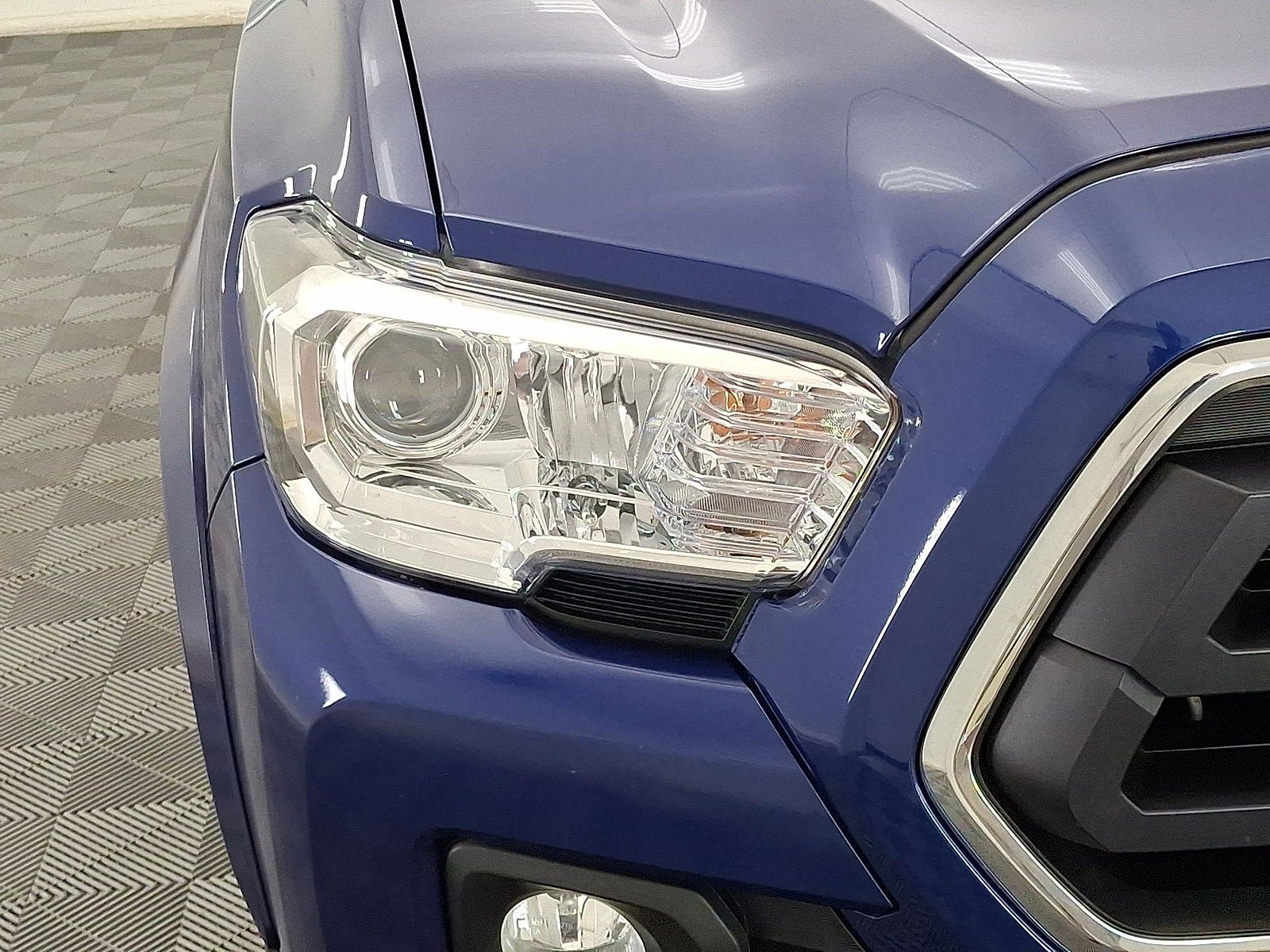 Certified 2023 Toyota Tacoma SR5 w/ Technology Package AWD/4WD image 19