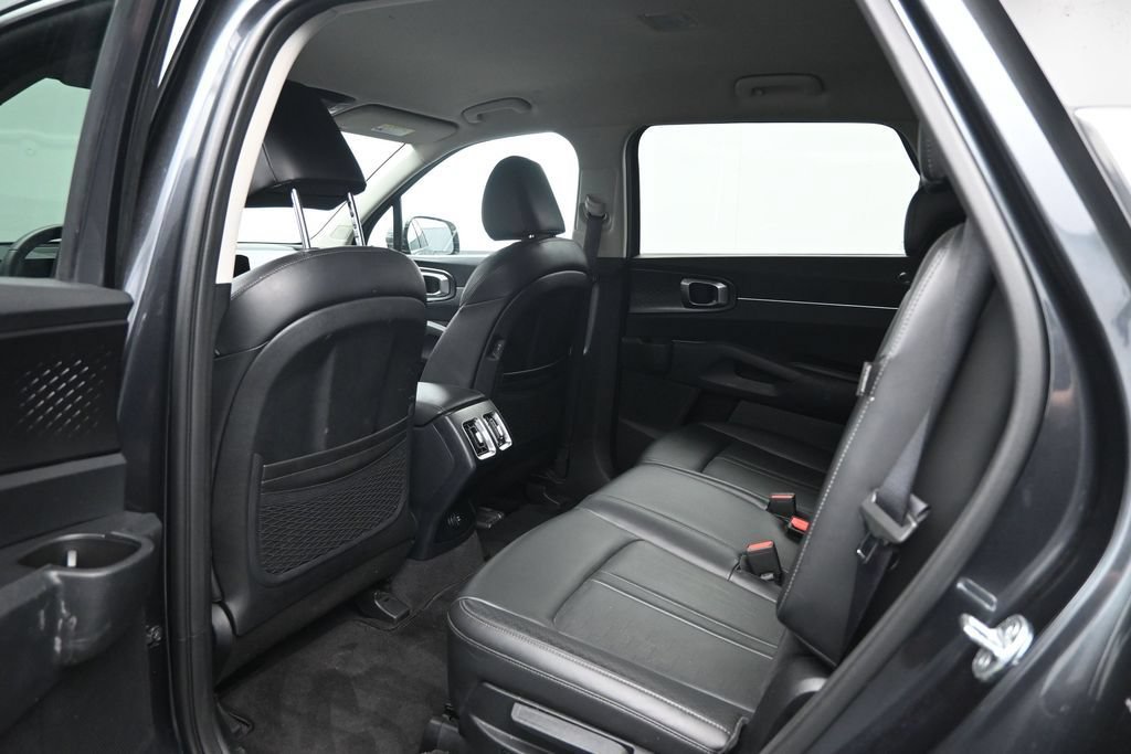 Used 2024 Kia Sorento S FWD image 24