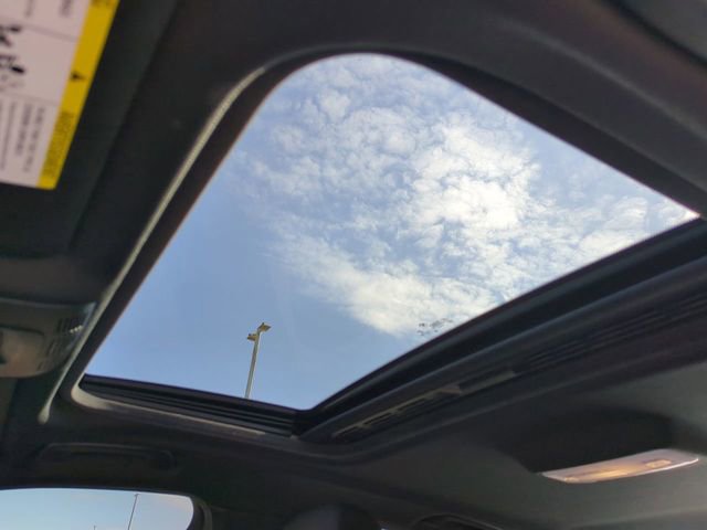 Used 2018 BMW 330i xDrive Sedan w/ Convenience Package image 19