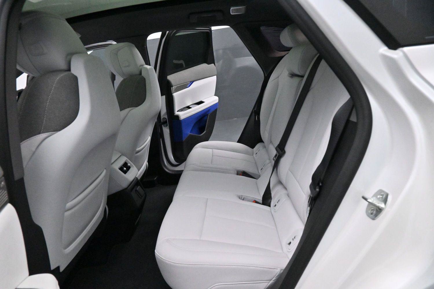 Certified 2025 Cadillac Optiq Sport 1 AWD/4WD image 31