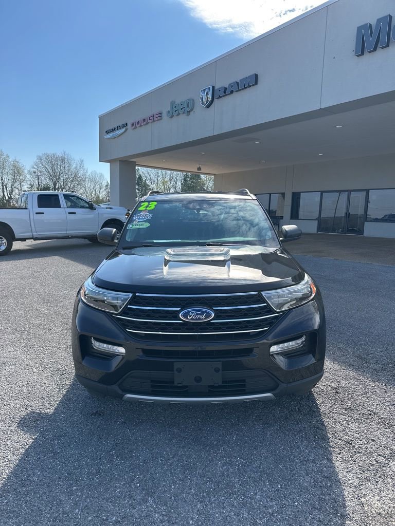 Used 2023 Ford Explorer XLT w/ Equipment Group 202A image 2