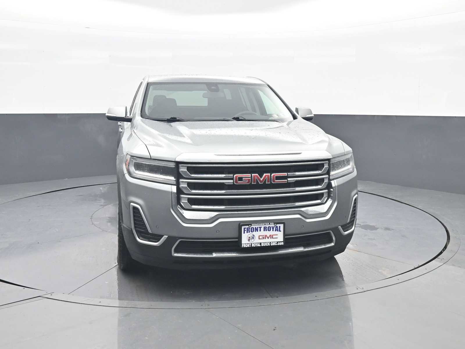 Used 2023 GMC Acadia SLE image 2